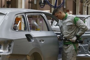 Lidi nejsou a nebudou. Firmy potřebují na půl miliónu zaměstnanců