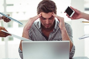 Tři z pěti zaměstnanců trpí stresem. Mohou za to šéfové i peníze
